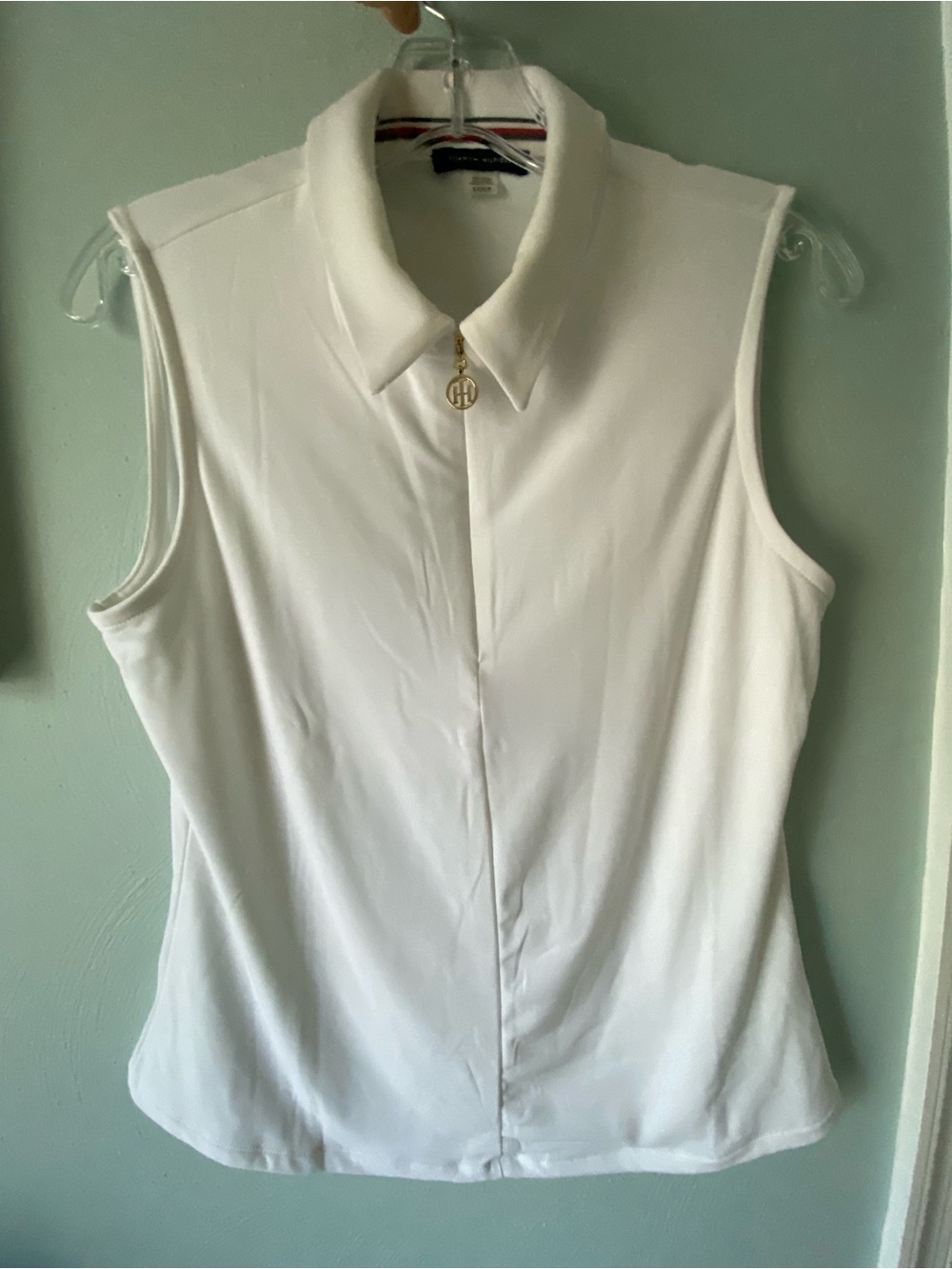 Tommy Hilfiger Sleeveless White Polo Top with Gold Charm Accent - Picture 5 of 5